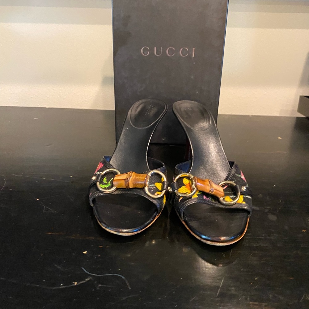 GUCCI MULES BLACK FLORAL Size:7.5 Great PREOWNED Condition